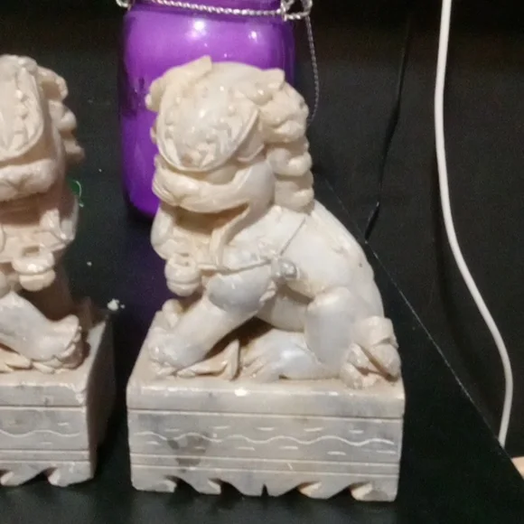 Elegant Marble Foo Dog Statues - Cream and Gray